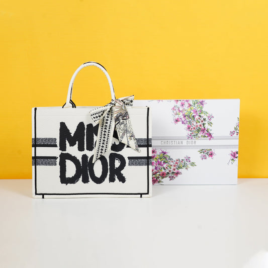 Book Tote With OG Box & Dust Bag & Scarf (White - 1028)