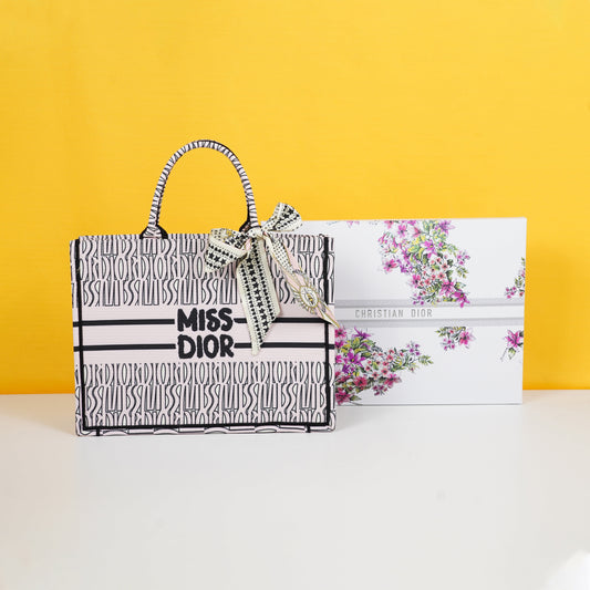 Book Tote With OG Box & Dust Bag & Scarf (L PInk - 1033)