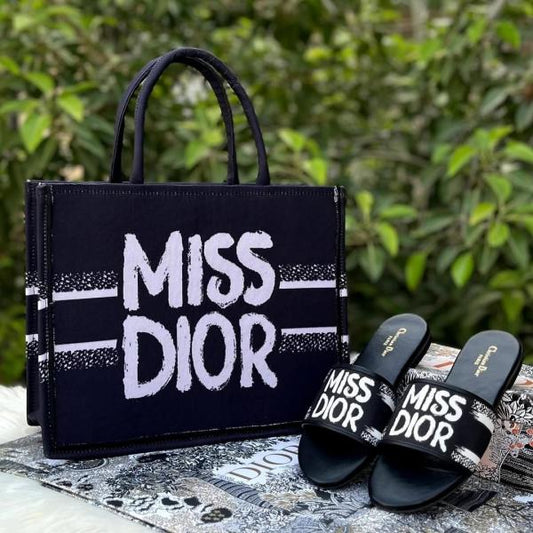 Book Tote With OG Box & Dust Bag & Scarf (Black - 1027)