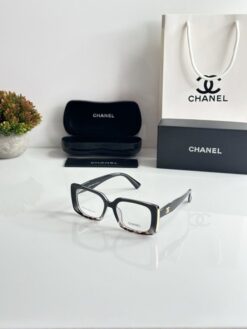 Chanel_WMNS_3123_Tiger_Black_Frame