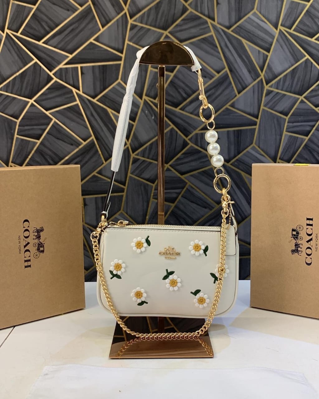 Coach_Classy_Flowe_Patch_Sling_Bag