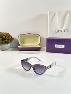 Gucci_WMNS_0126_Grey