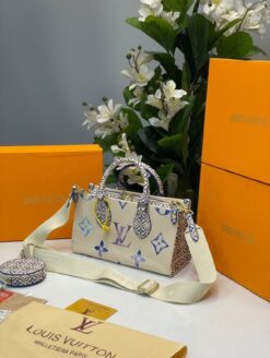 Louis Vuitton OnTheGo East West Pouch